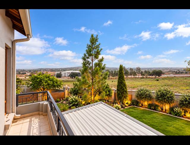 3 BEDROOM DUPLEX FOR SALE IN RIETVLEI RIDGE COUNTRY ESTATE